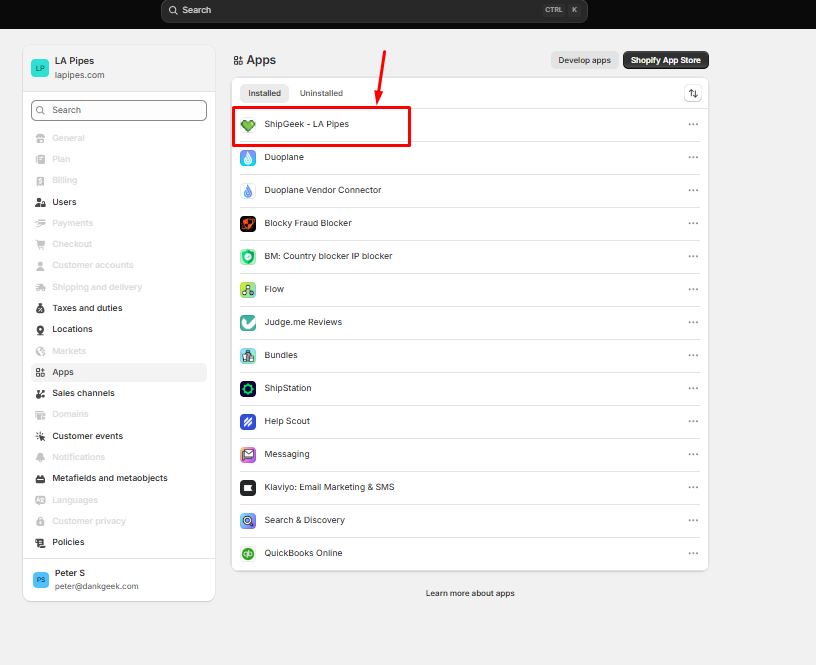 Shopify Settings → Apps page with ShipGeek - LA Pipes highlighted in the installed apps list